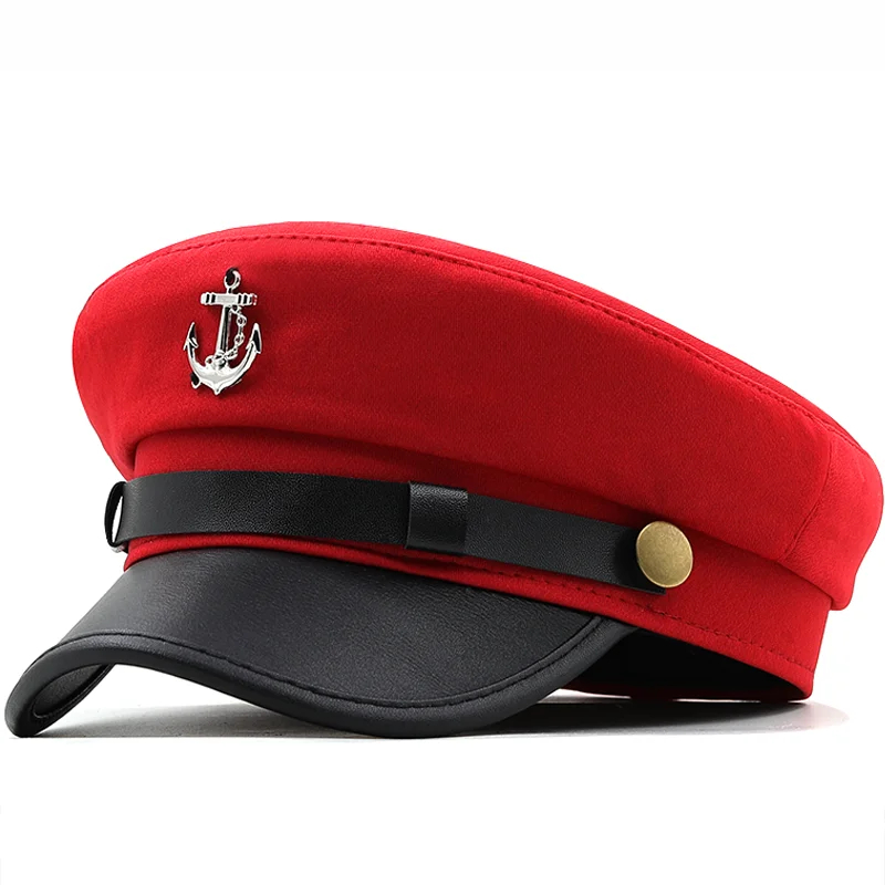 Chapeau marin d’été décontractées pour femmes, rouge et noir sur fond blanc