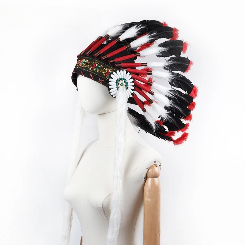 Coiffe indienne pour déguisements en plume sur un mannequin blanc fond blanc