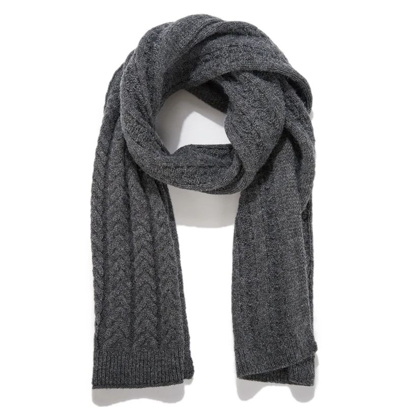 Chèche Homme Épais avec Motifs en Forme de V sur fond blanc