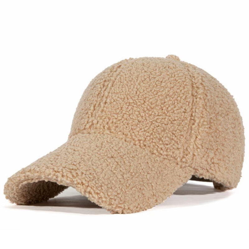 Casquette Baseball en Peluche sur fond blanc